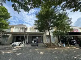 Murah Rumah Northwest Lake Sudah Renovasi Hadap danau