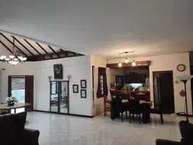 Dijual Rumah Luas Nyaman di Lebak Bulus, Jakarta Selatan