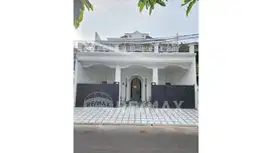 Dijual Rumah Mewah Classic Sudah Furnished Dekat Pondok indah Mall
