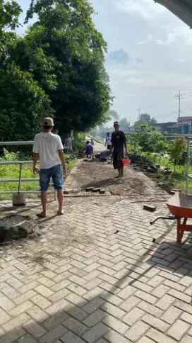 Tukang harian dan borongan