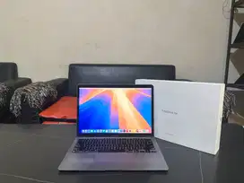 Fullset MacBook Air M1 2020(Apple M1/RAM 8GB/SSD NVME 256GB/Key Lampu)