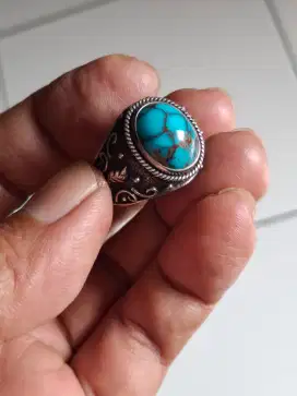 Cincin batu pirus urat jala