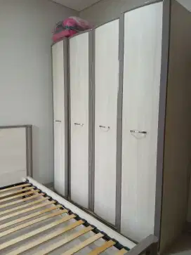 Lemari 4 pintu dari informa