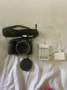 FUJIFILM FINEPIX S2950