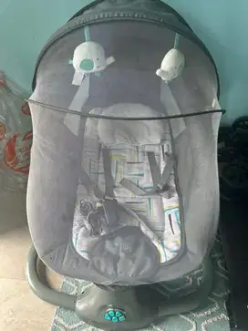 Dijual Bouncer cocolatte weeler snuggli