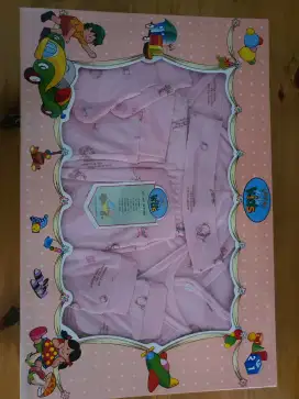 1 set baju baby warna pink