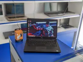 Dell Latitude 5840
-Intel core i5 - 6200U