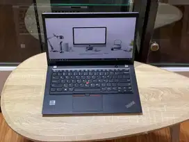 Laptop Lenovo Thinkpad T14S Corei7-10510U Ram 8Gb SSD Slim Mulus nomin