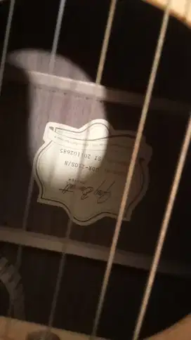 Jual gitar bekas rasa baru