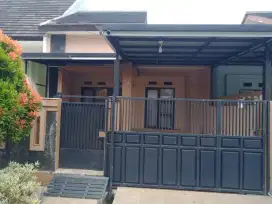 Rumah disewakan di komplek ciganitri belakang Transmart buah batu