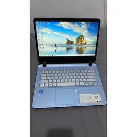 Laptop bekas ASUS