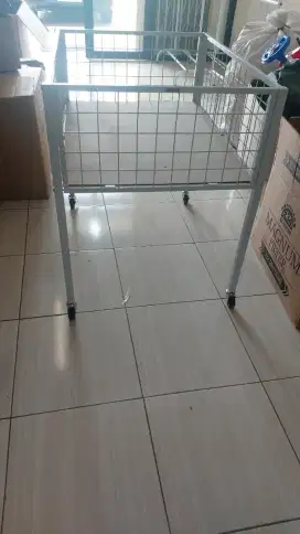 Rak / wagon Obral wire mesh dengan roda