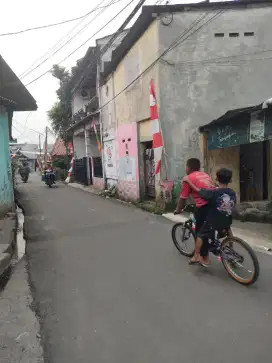 Dijual Butuh Rumah 2 Lantai Cocok Untuk Usaha