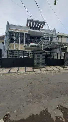 Dijual rumah mewah modern minimalis Kertajaya indah