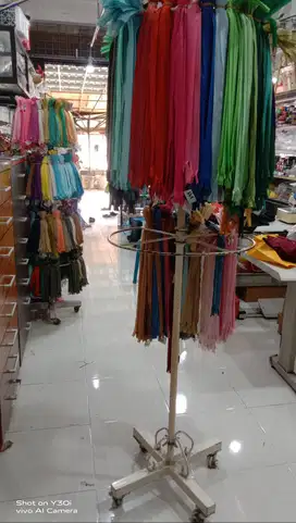 Tempat gantungan resleting