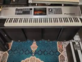Keyboard Roland Phantom G8