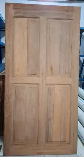 Daun Pintu Meranti