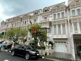 RUMAH MEWAH DI THE VILLAS MOI KELAPA GADING