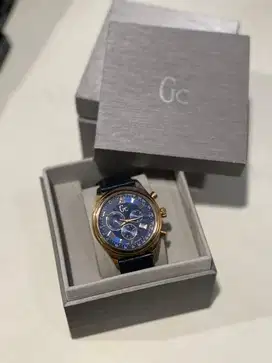 Jam tangan Guess Collection