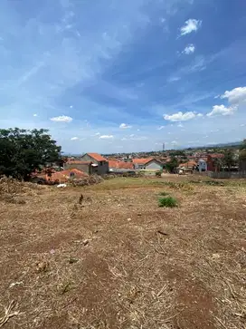 Hunian Nyaman 2 Lantai, 3KT 2KM + Kitchenset — Cocok untuk Keluarga