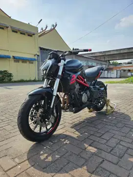 Benelli TNT 249S Hitam 2019