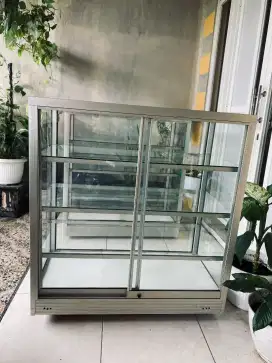ETALASE KACA UKURAN 1M X 1M