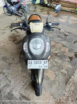HONDA SCOOPY STYLISH CREAM ABU 2023