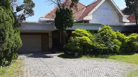 Dijual rumah di jalan imam bonjol, selangkah ke raya darmo permai