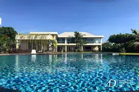 FREEHOLD 7-BED ROOM BEACHFRONT FAMILY HOME IN KETEWEL