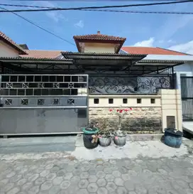 Dijual rumah Ditaman pondok indah Wiyung Surabaya barat
