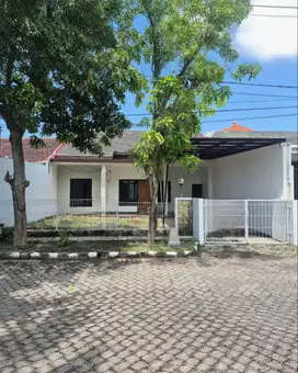 Rumah Raya Wiguna Selatan  STRATEGIS
