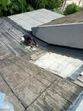 Tukang atap bocor ganti atap rumah
