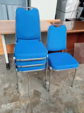 Kursi susun CHITOSE
