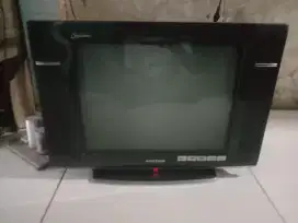 Tv tabung 21in merk polytron normal mal siap pakai