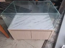 Lemari Etalase kaca