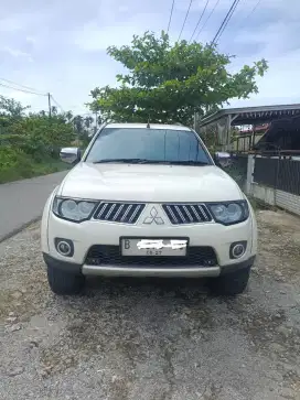 Mitsubishi Pajero Sport Exceed 4x2 automatic