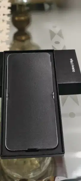Samsung galaxy z flip 6 baru