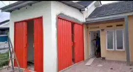 Folding gate rooling door