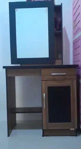 Meja Rias kayu, cermin geser