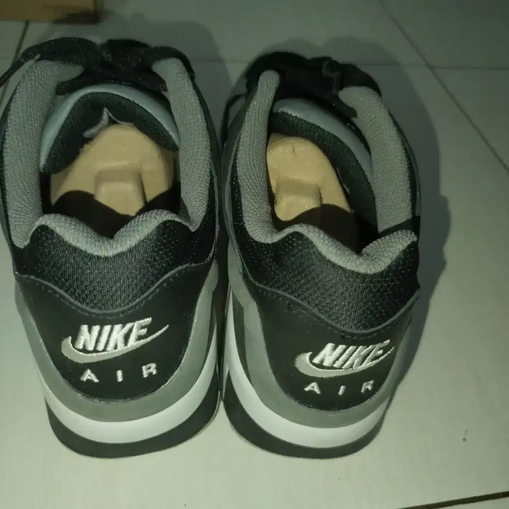Di Jual BU, Sepatu NIKE 42