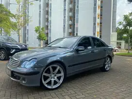 Mercedes-Benz C240 2004 Bensin