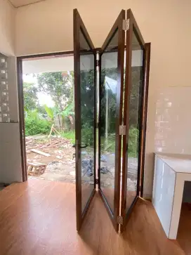 Pintu lipat alumunium