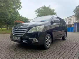 Toyota Innova 2.0 G 2015