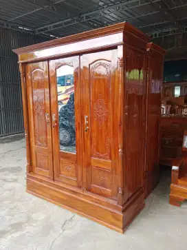 Almari 3 pintu Akasia