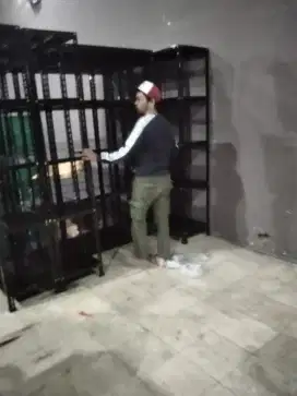 rak besi warna hitam serbaguna