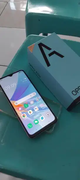 OPPO A17K warna gold