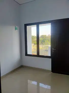Rumah baru  siap huni dekat exit tol Desari sawangan