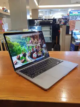 Macbook Pro 13 inch , M1 2020