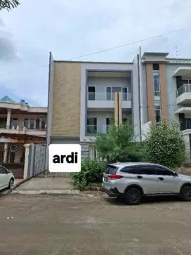 Rumah 3.5 lt, jalan luas, shm, selatan Taman surya 5