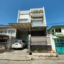 Rumah Modern 3 Lantai 8x20 Graha Sunter Pratama hadap Barat